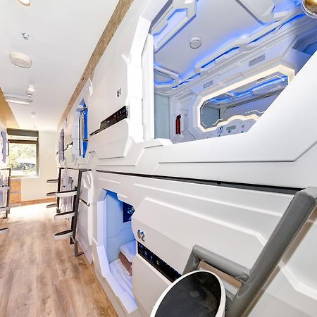 Space Q Capsule Hotel Sydney Esterno foto